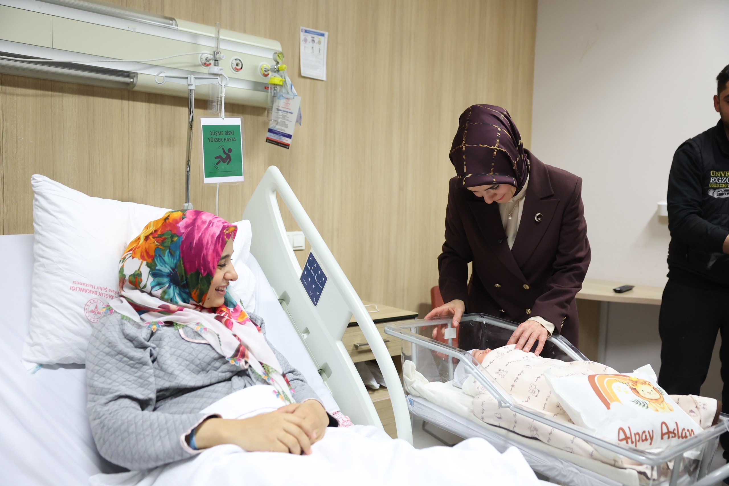 Her Aileye Bir Fidan (2)