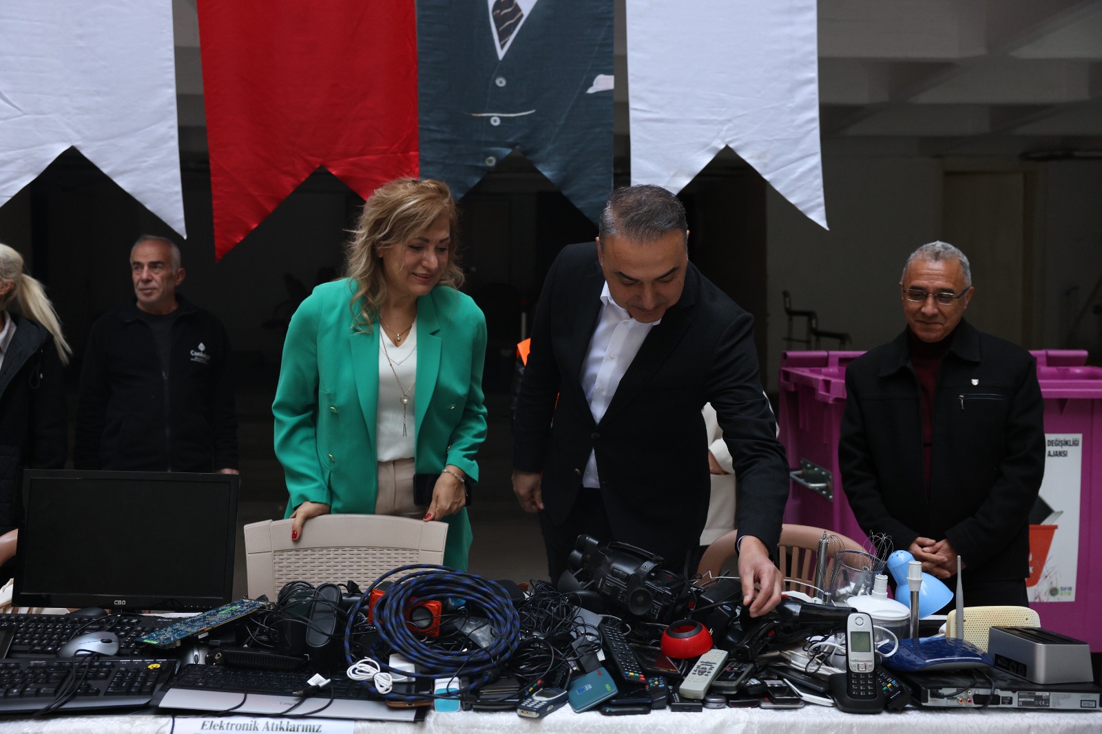 İklim Ve Çevre Belediye Binası Elektronik Atık Toplama (2)