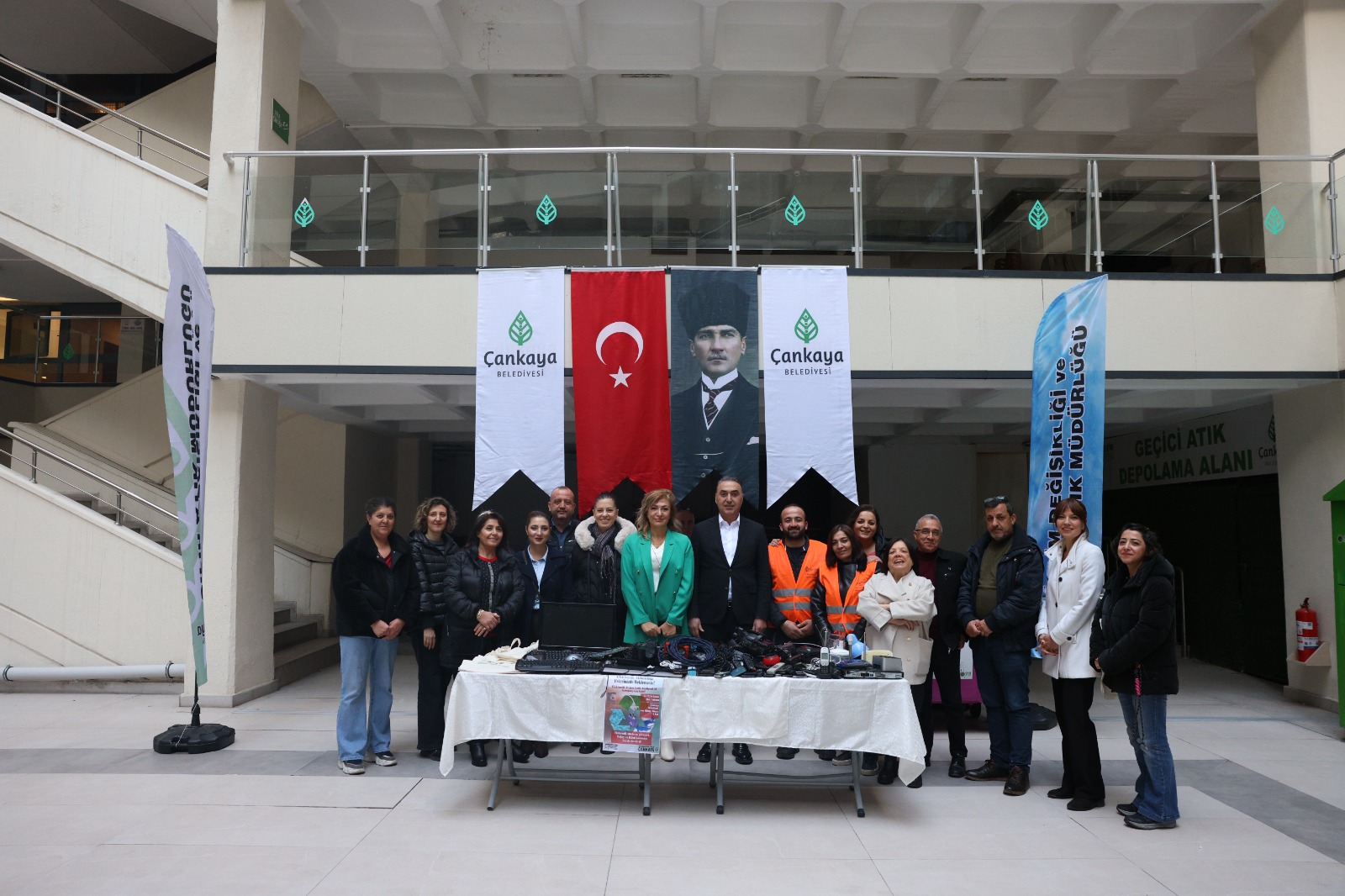 İklim Ve Çevre Belediye Binası Elektronik Atık Toplama (4)