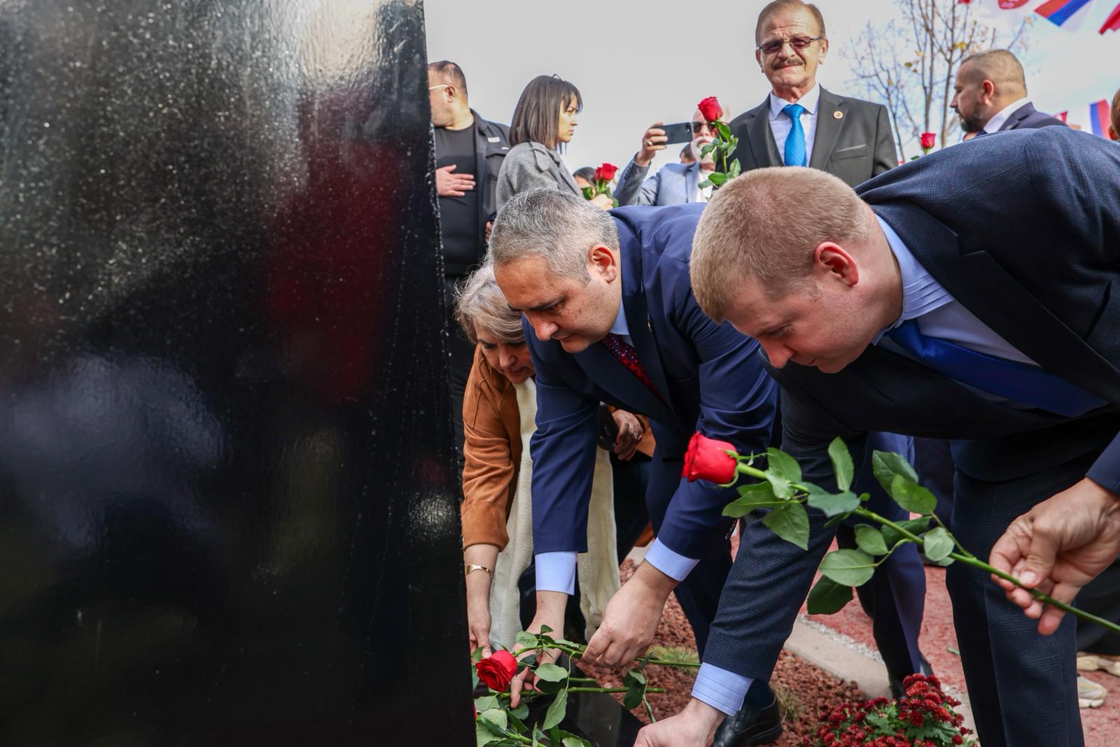 Kaysın Kuliyev’in Yeni Büstü (2)
