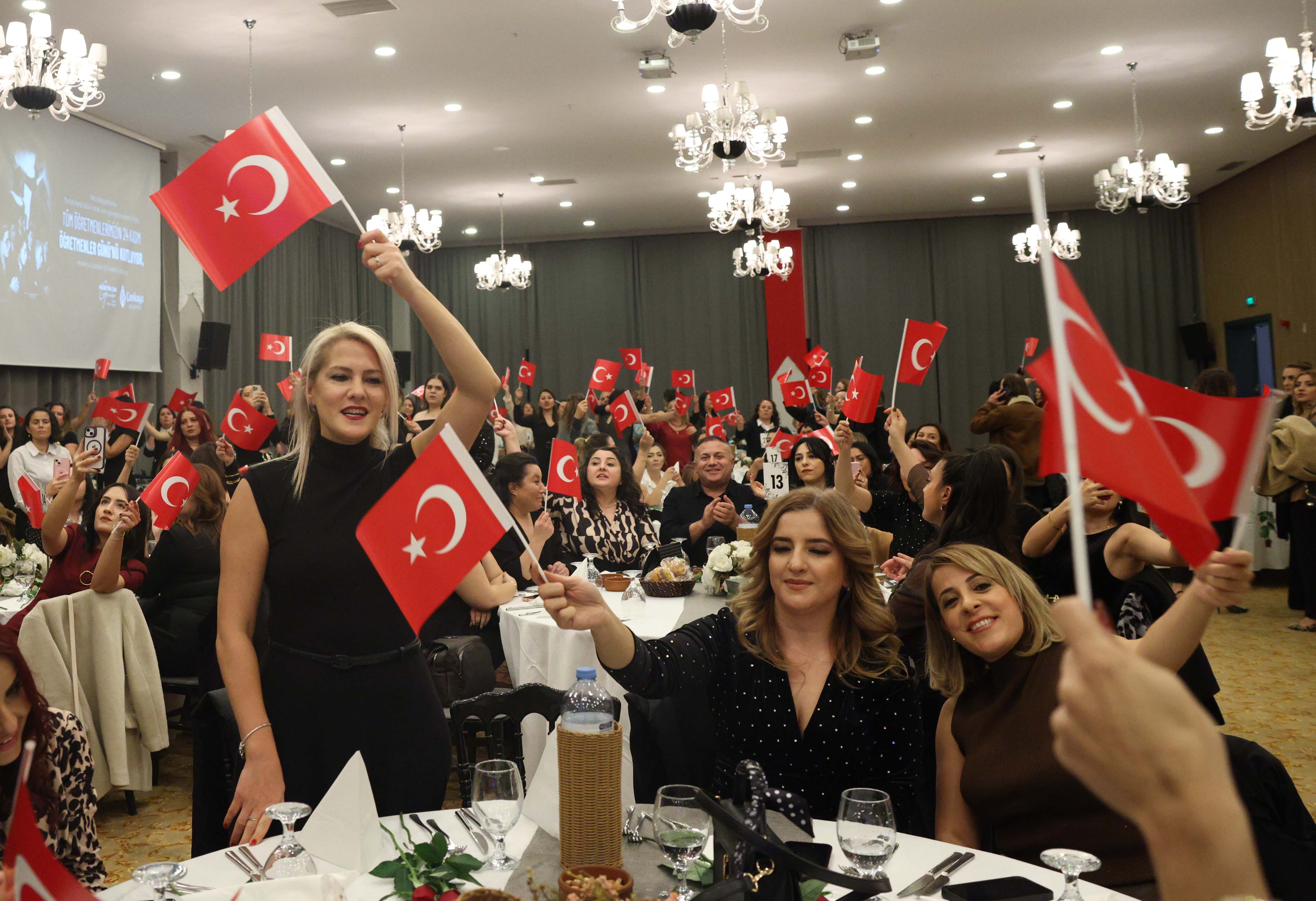 Kreş Zübeyde Hanım Öğretmenler Günü Yemeği (9)