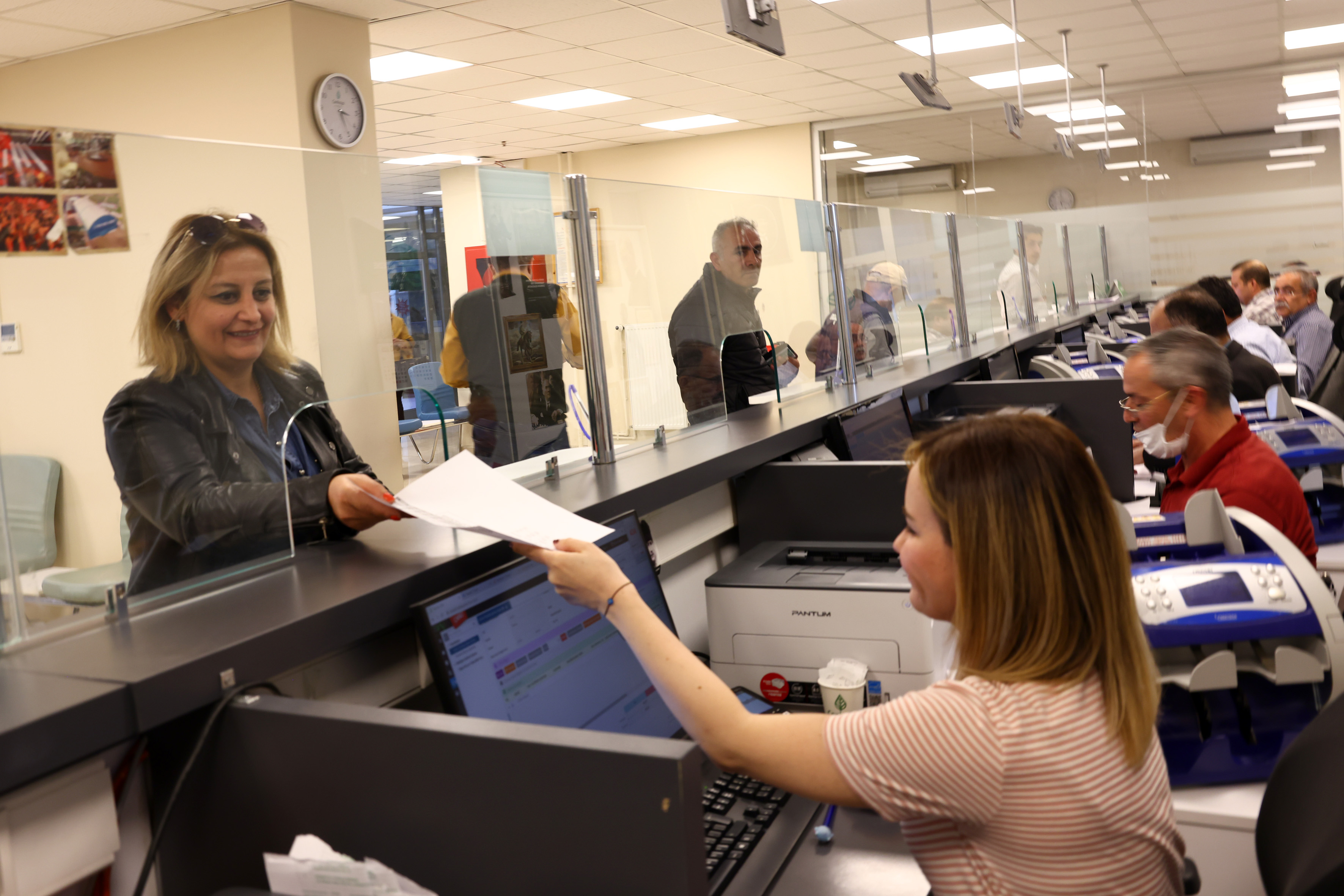 Mali Hizmetler Hoş Geldiniz Masası Vezneler (10)