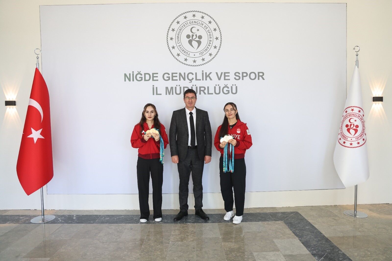 Niğdeli Milli Halterciler 2025’Te Madalya Yağdırdı (3)