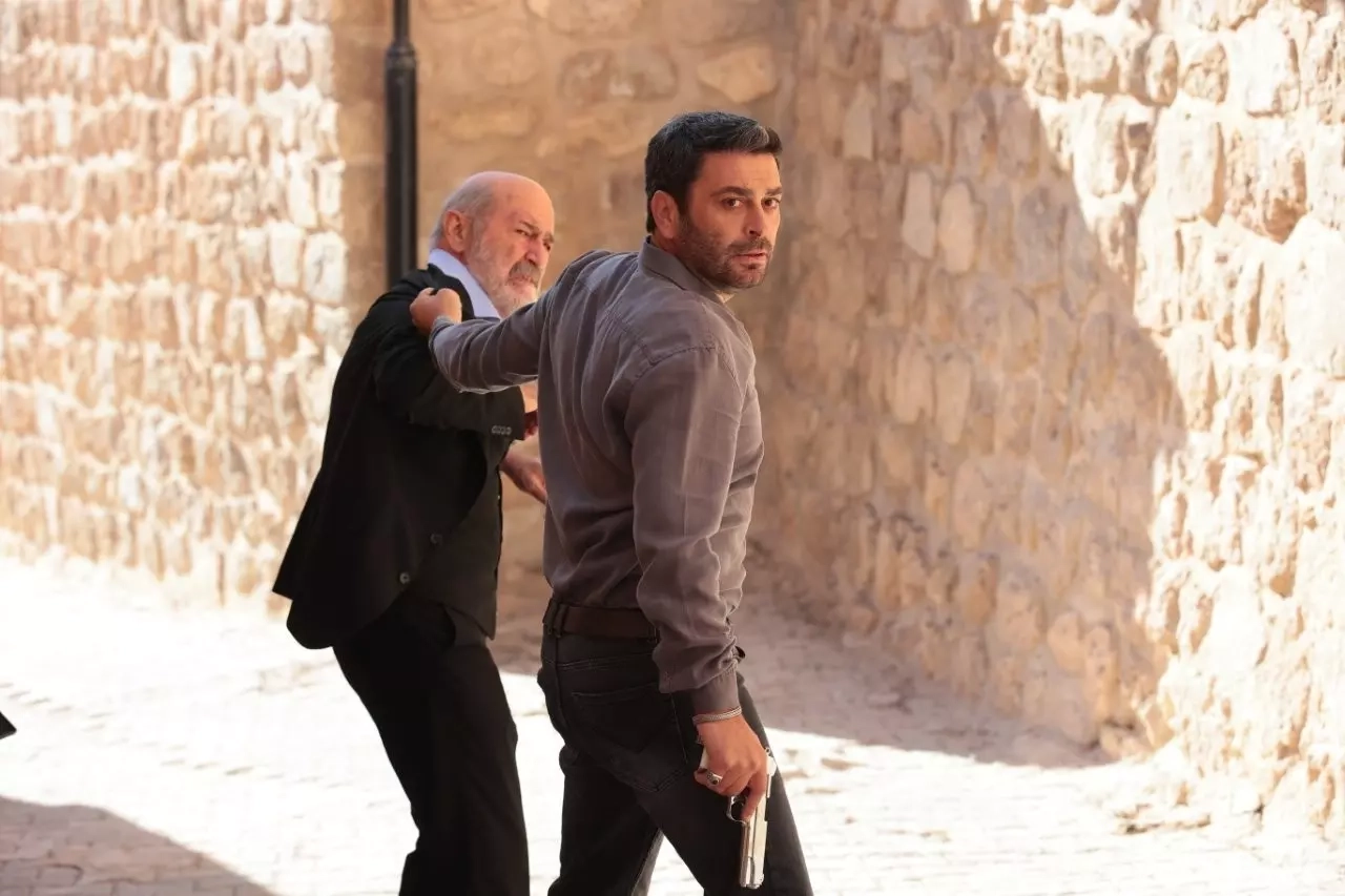 Uzak Şehir 37. Bölüm 4