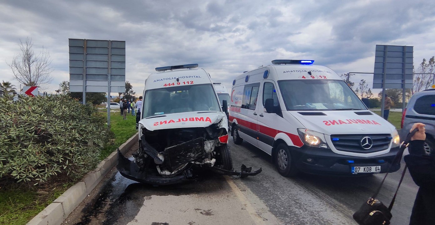 Ambulansa yol vermek isterken ortalık savaş alanına döndü - 2