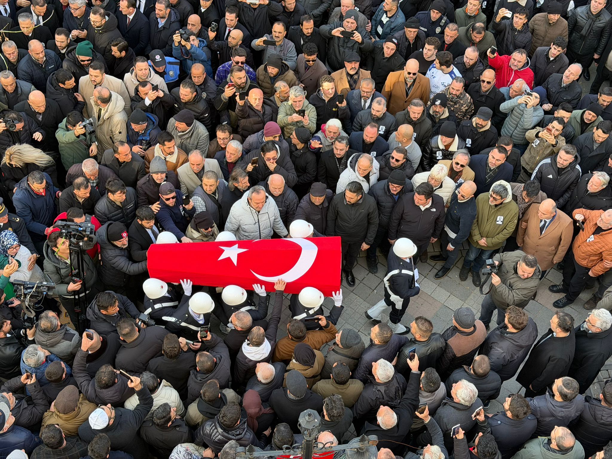 Bakan Yerlikaya Yalova’daki şehit cenazesine katıldı - 3