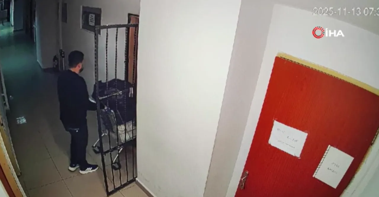 Altinlari Market Arabasiyla Boyle Caldi Buyukcekmece Adliyesindeki Soygun Goruntuleri 1752897 202512042002 20251204200227 2