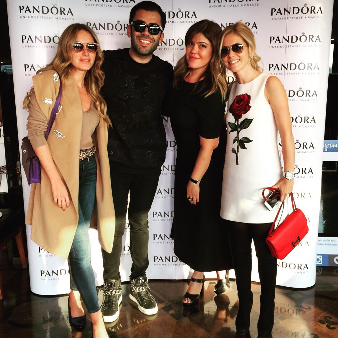 @Yasemintaciroglu @Mertvidinli @Modavesosyete @Sunavidinli At Pandora Event Hosted By Moda Ve So