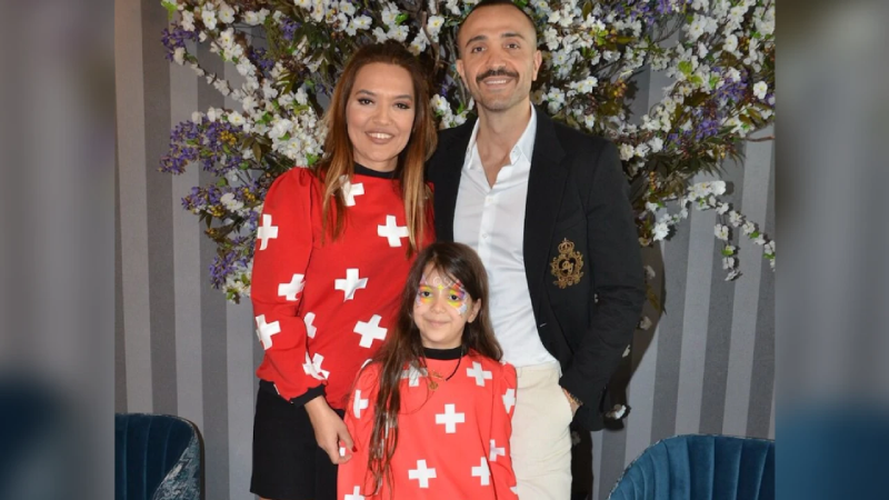 Demet Akalın Ve Okan Kurt Çiftinin Kızı 2