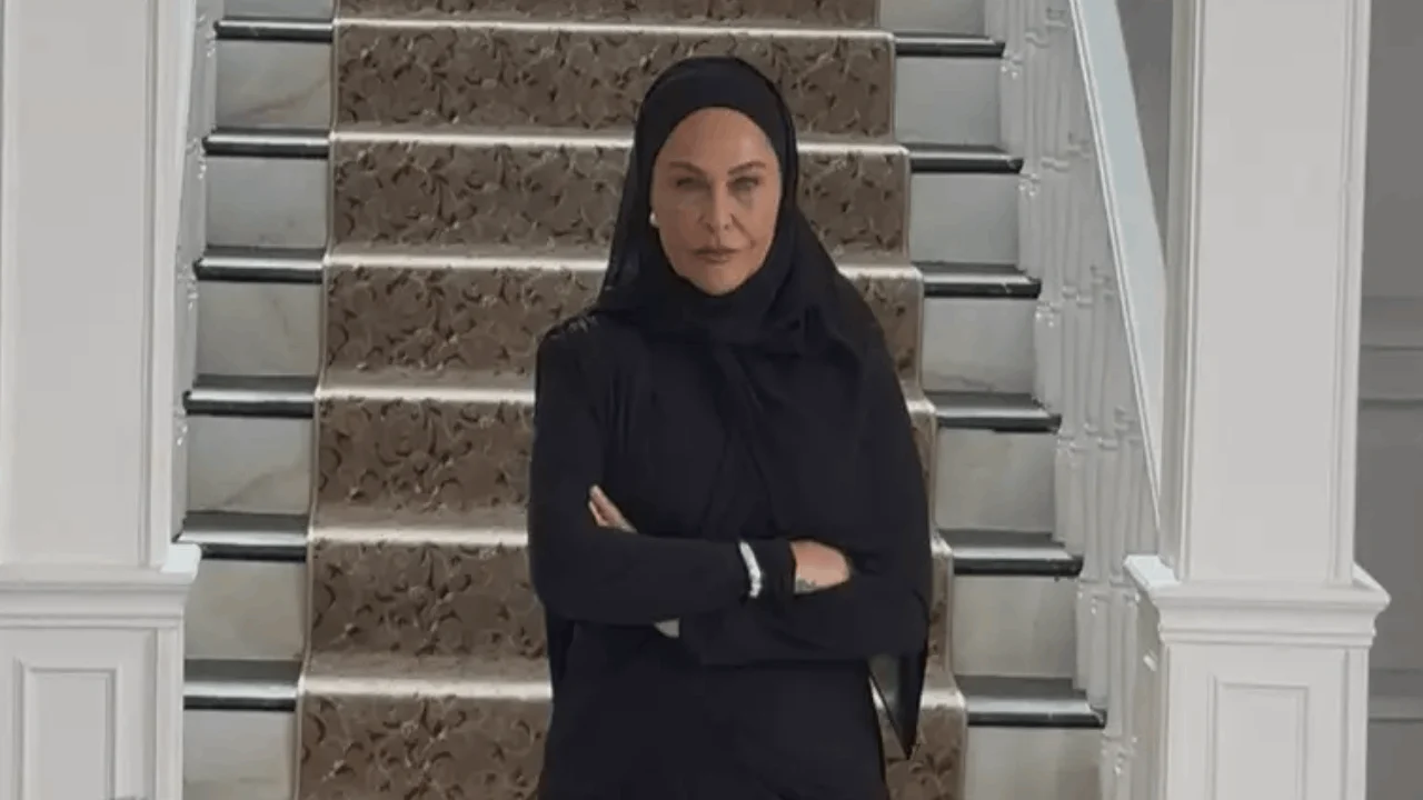 Hülya Avşar Tesettür