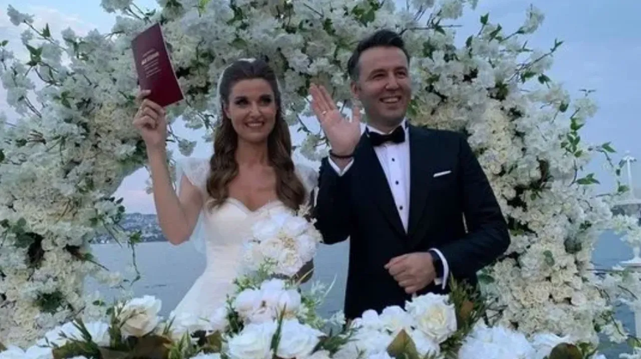 Mehmet Akif Ersoy Eşi Pınar Erbaş