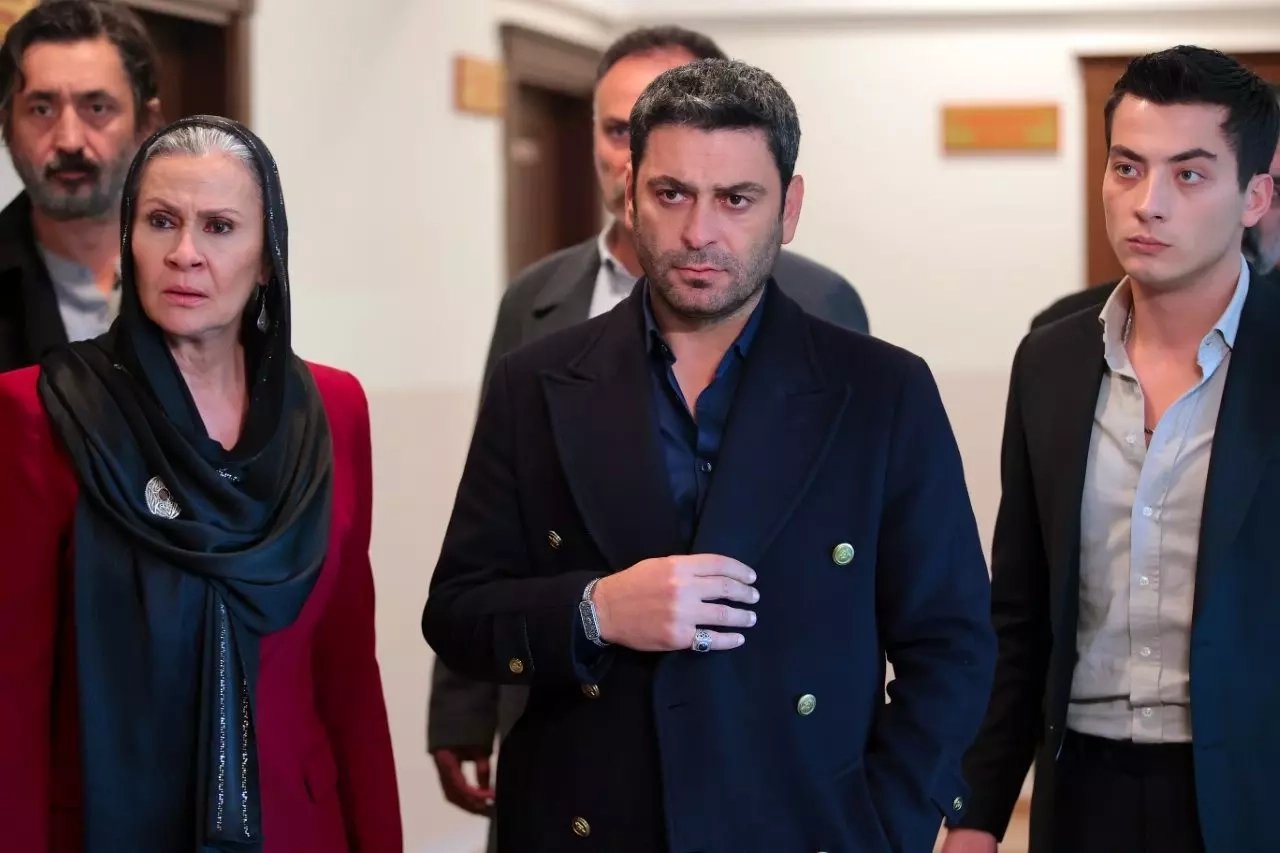 Uzak Şehir 42. Bölüm 3