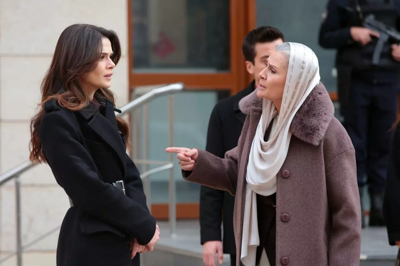 Uzak Şehir 42. Bölüm 4