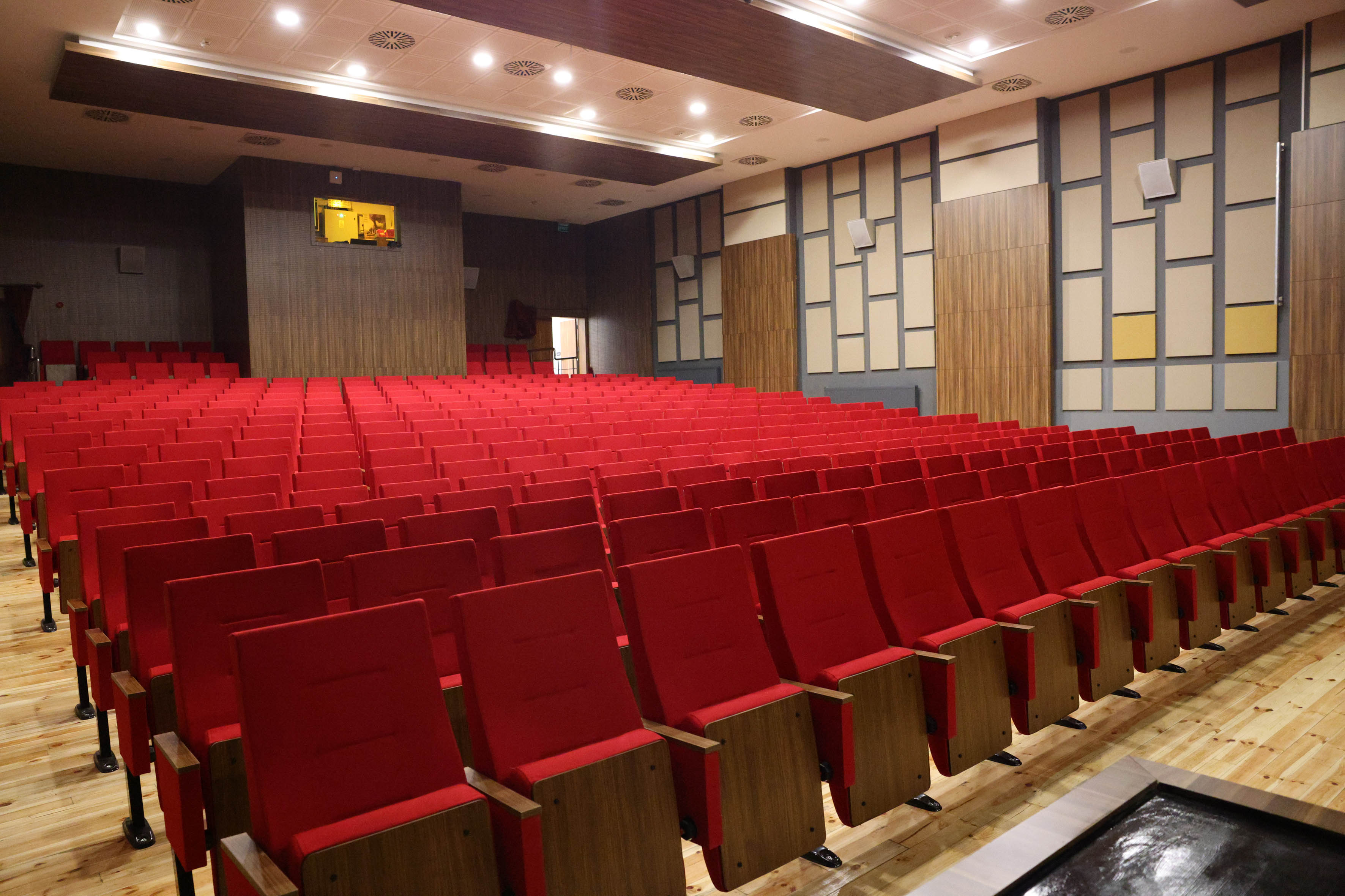 Yılmaz Güney Sahnesi Yenileme Çalışmaları (4)