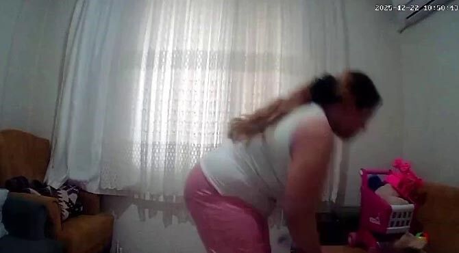 Antalya’da bebeğe şiddet kameraya yansıdı - 2