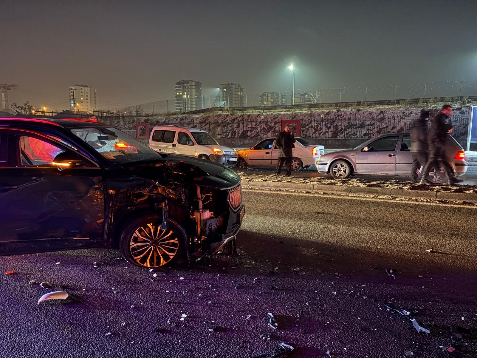 Yolda ışıklar söndü, zincirleme kaza meydana geldi - 2