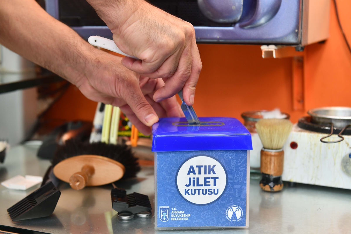 Abb Ve Berberler İş Bi̇rli̇ği̇nde Atik Ji̇letleri̇ Toplama Kampanyasi (2)