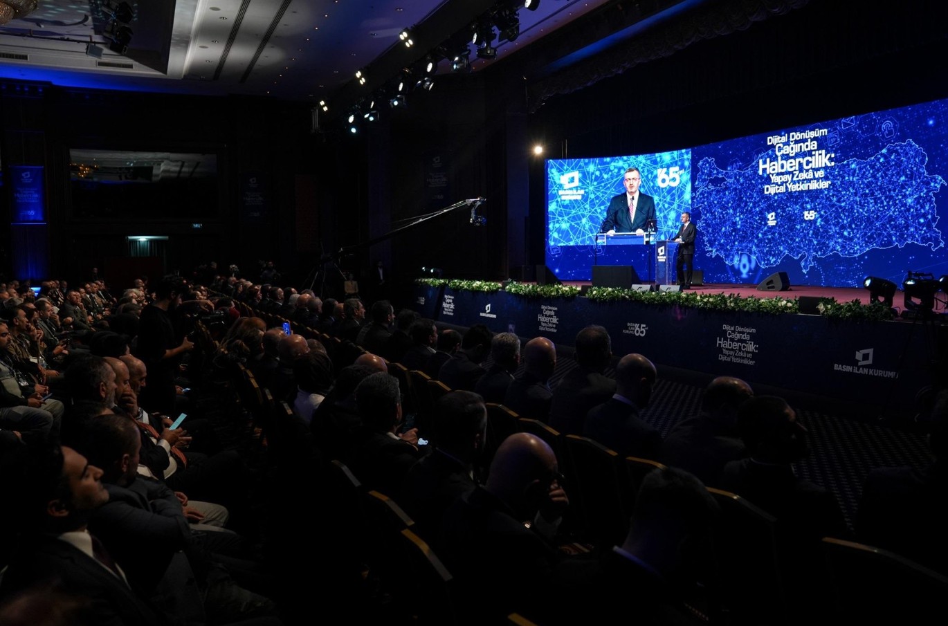 Dijital Dönüşüm Çağında Habercilik Yapay Zekâ ve Dijital Yetkinlikler Burhanettin Duran - 4