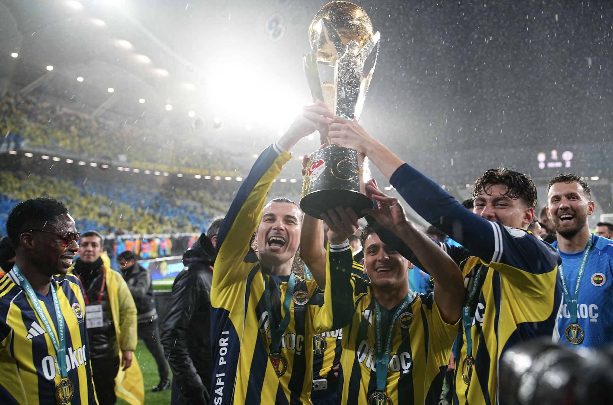 Fenerbahçe Süper Kupa’yı törenle kaldırdı - 2