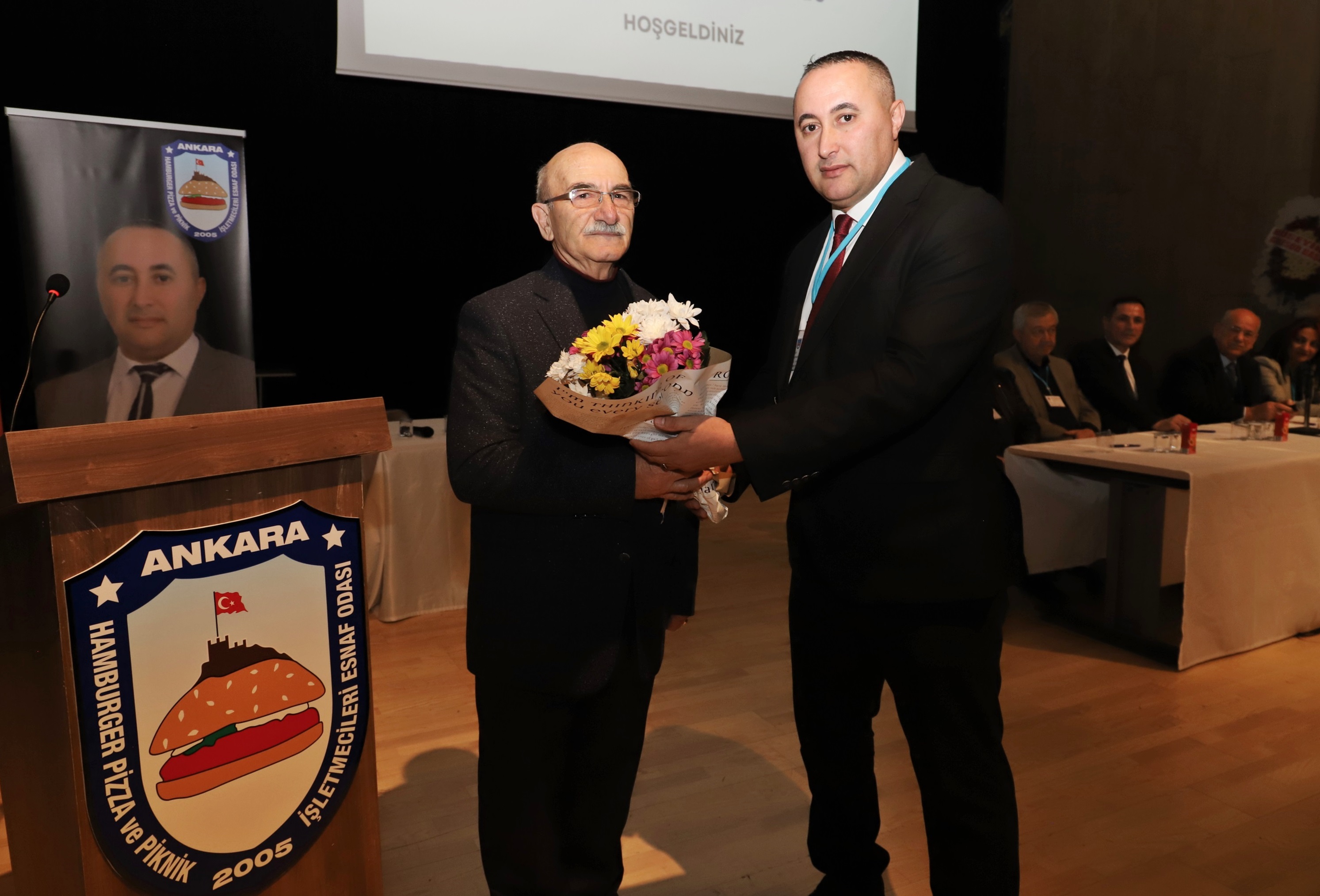 Hamburger Ve Pizza Esnafı Yeniden Adem Türk'ü Seçti (4)