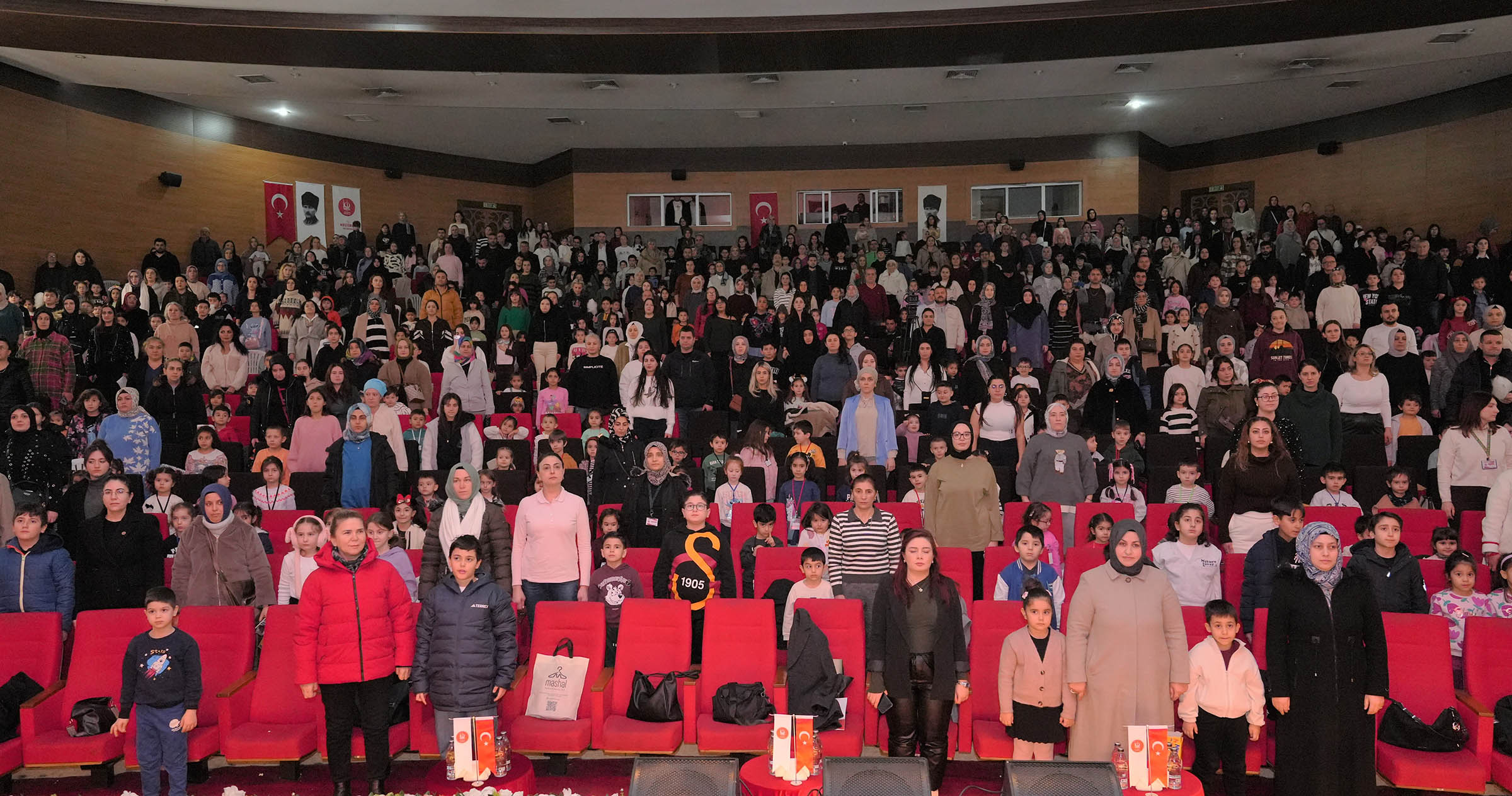 Keçiören’de Sihirbaz Ve Çocuk Oyunlarına Yoğun Ilgi (1)-1
