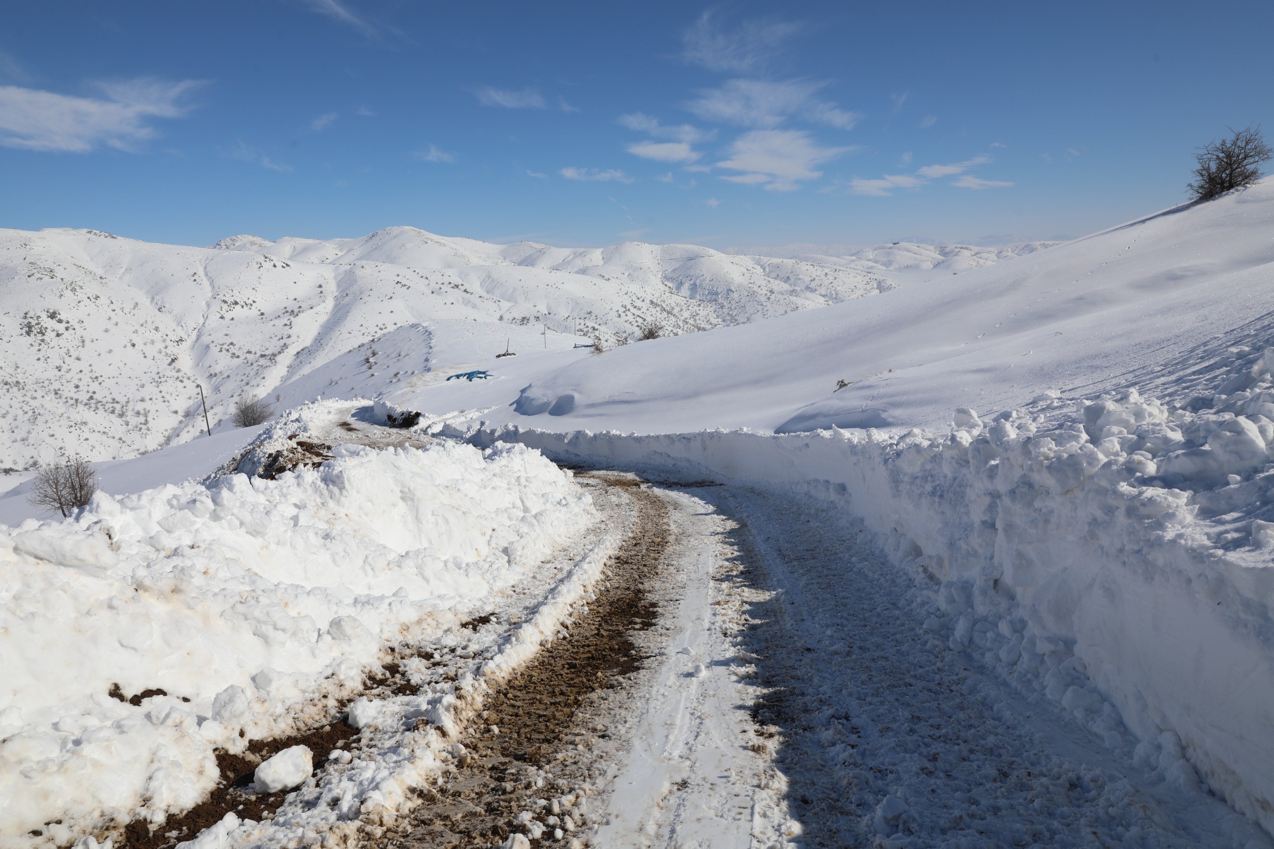 Malatya Battalgazi'de Kapalı Köy Yolları Açılıyor (1)