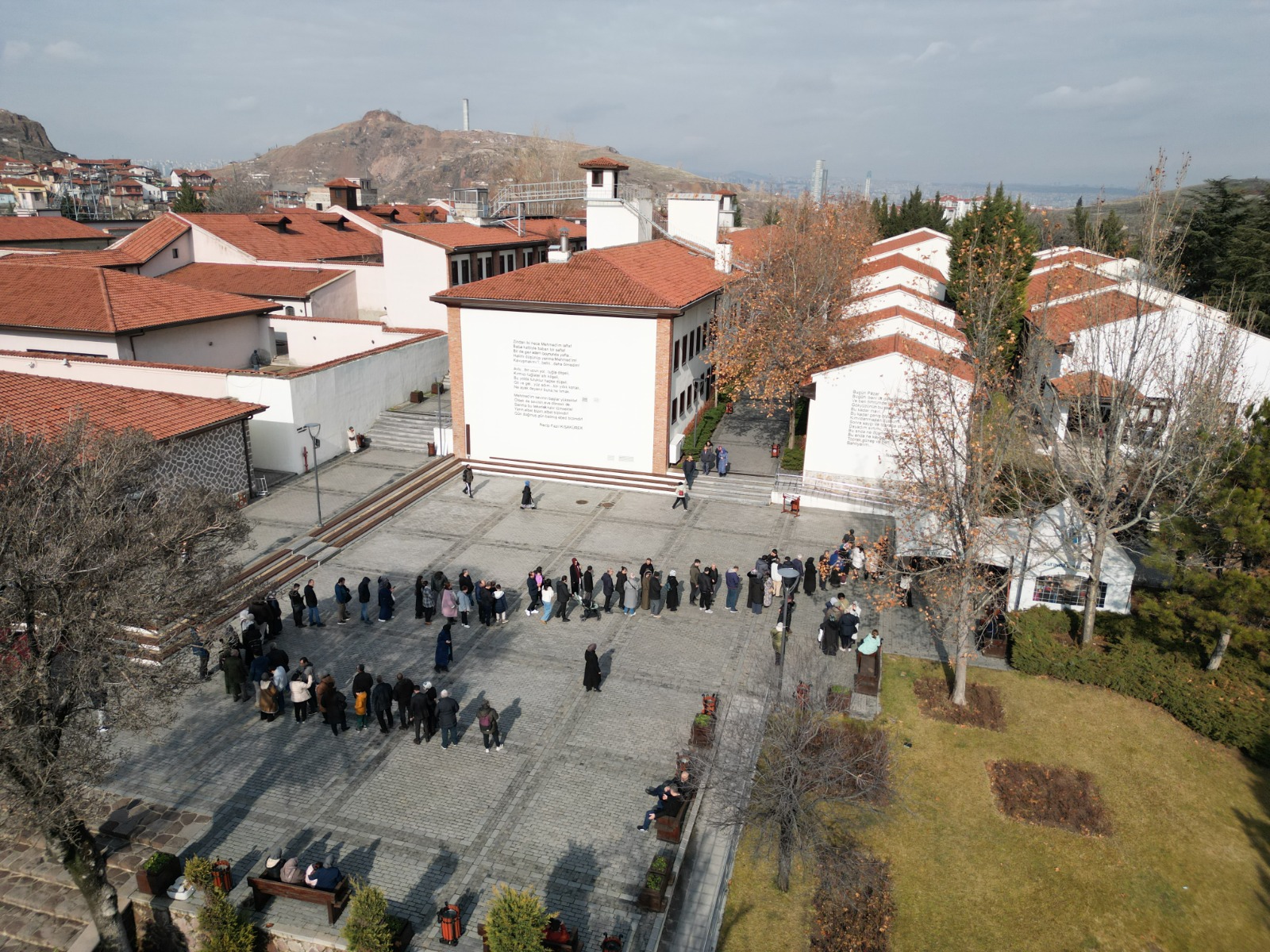 Mukaddes Emanetlere Zi̇yaretçi̇ Sayisi 1 Mi̇lyonu Aşti (1)