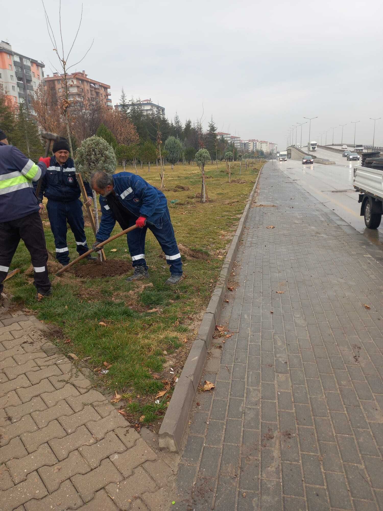 Sincan’da Parklar Ve Yeşil Alanlar Yenileniyor (2)