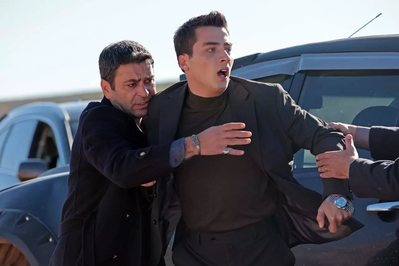 Uzak Şehir 44. Bölüm 8