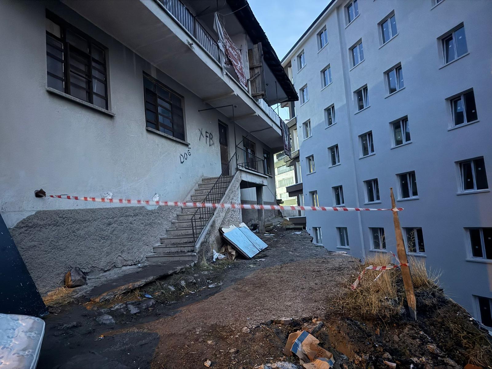 CİMER ihbarıyla Altındağ’da riskli bina tahliye edildi - 3