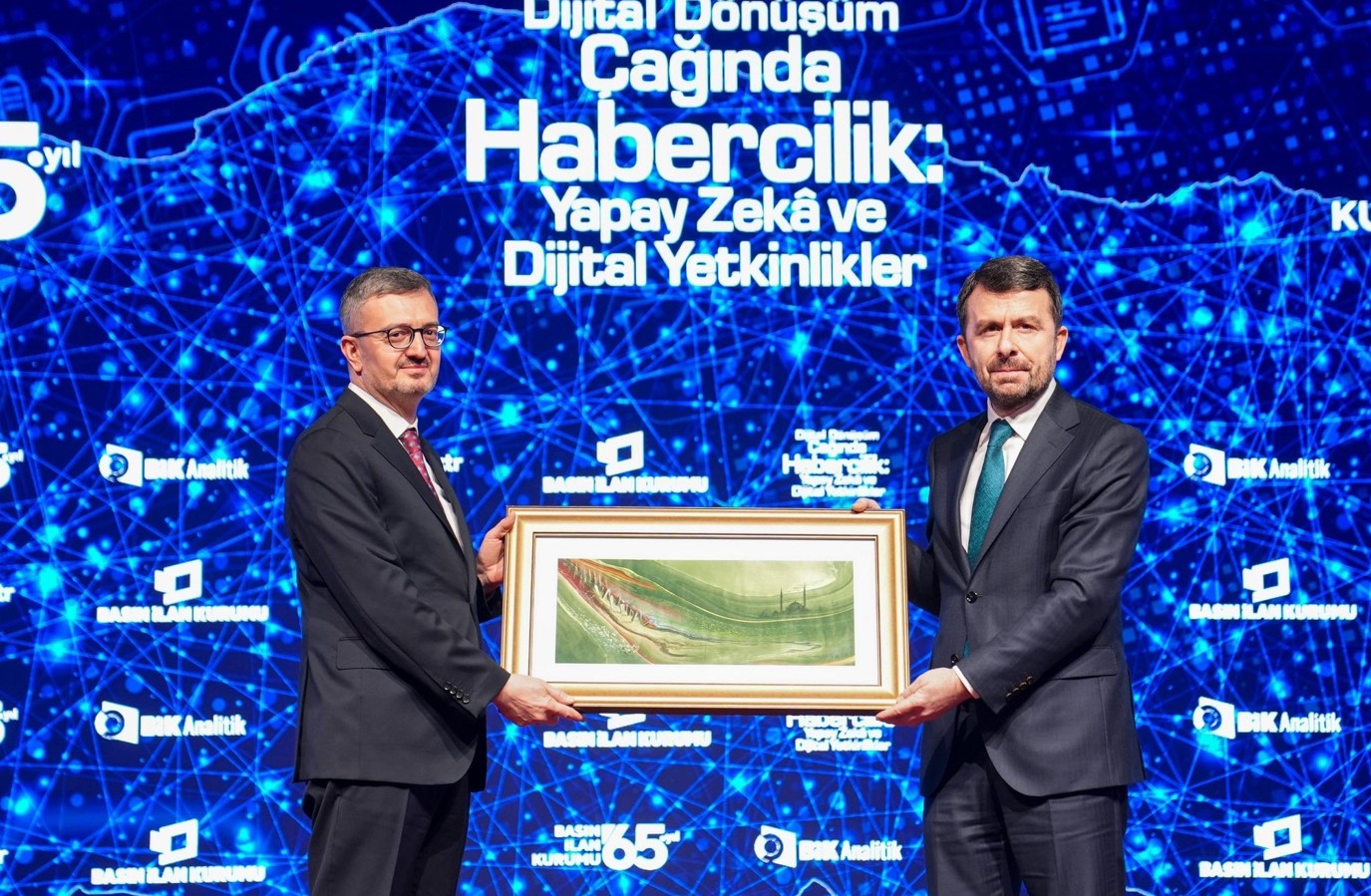 Dijital Dönüşüm Çağında Habercilik Yapay Zekâ ve Dijital Yetkinlikler Burhanettin Duran - 3