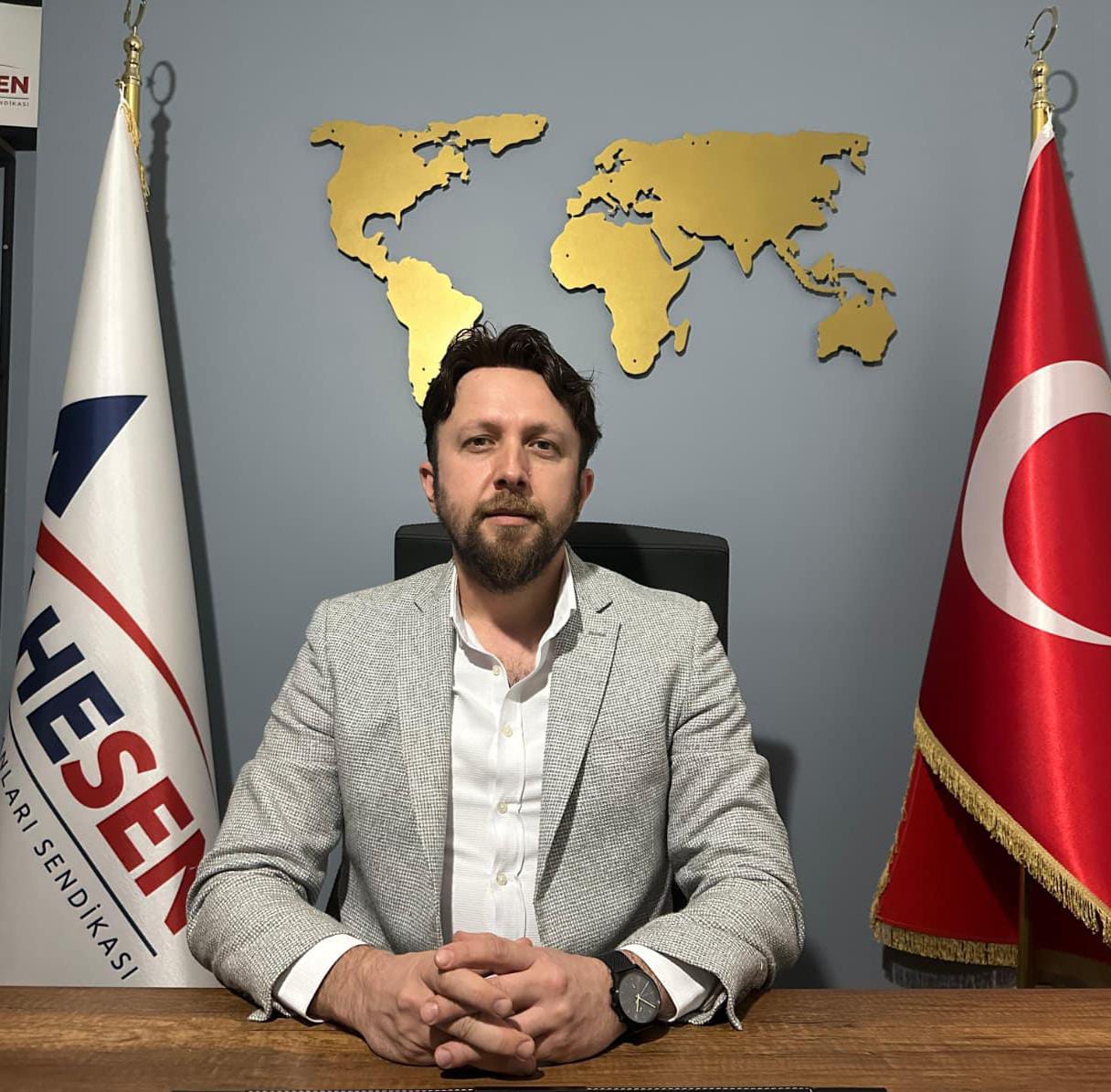 A H E S E N G E N E L B A Ş K A N I D R. A H M E T K A N D E M İ R 175625113