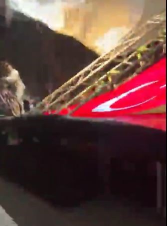 Belediye Başkanı zeybek oynadı, saniyeler sonra saahne yıkıldı - 4