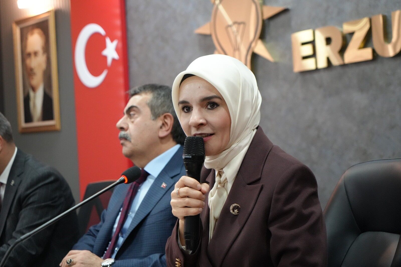 Bakan Göktaş: Deprem bölgesinde hiçbir zaman sahadan çekilmedik