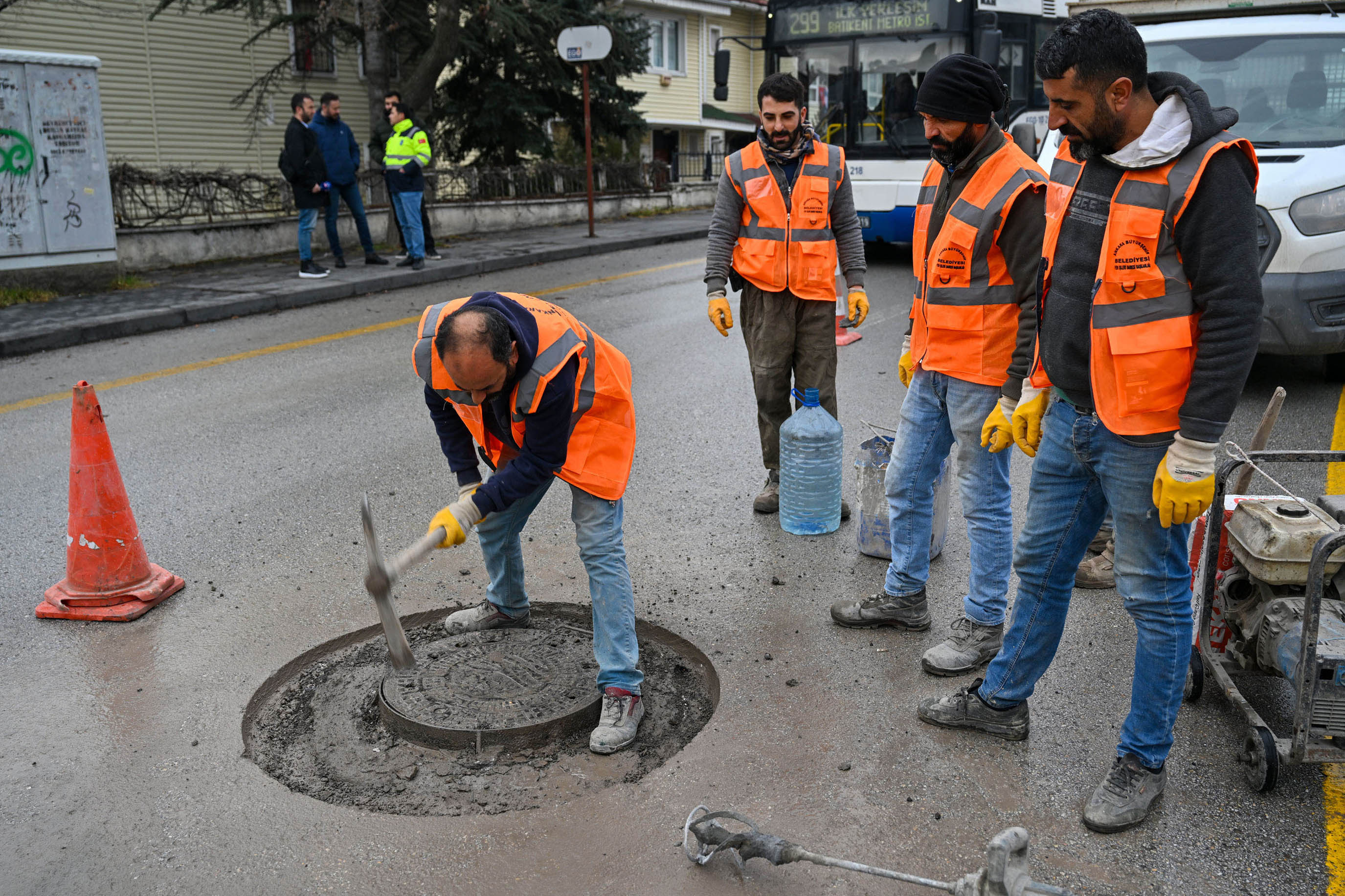 Abb, 50 Bin Baca Kapağı Ve Izgarayı Yeniliyor (3)