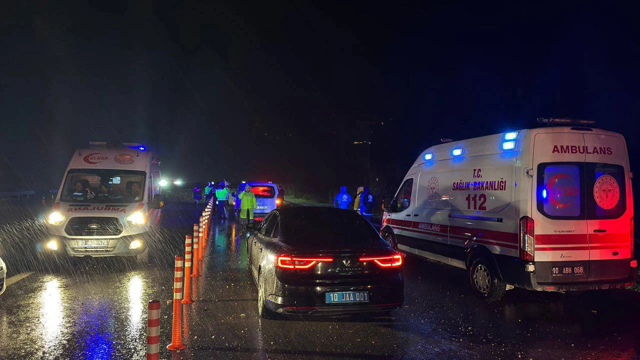 Balıkesir’de F 16 Düştü, Pilot Şehit Oldu (1)