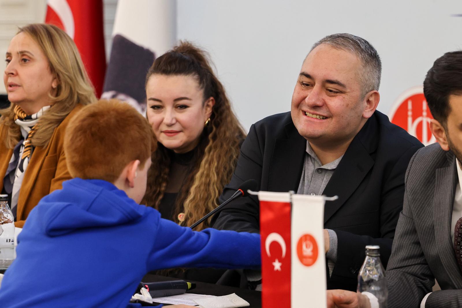 Başkan Özarslan Kuşcağız Mahallesi’nde Vatandaşla Buluştu (3)