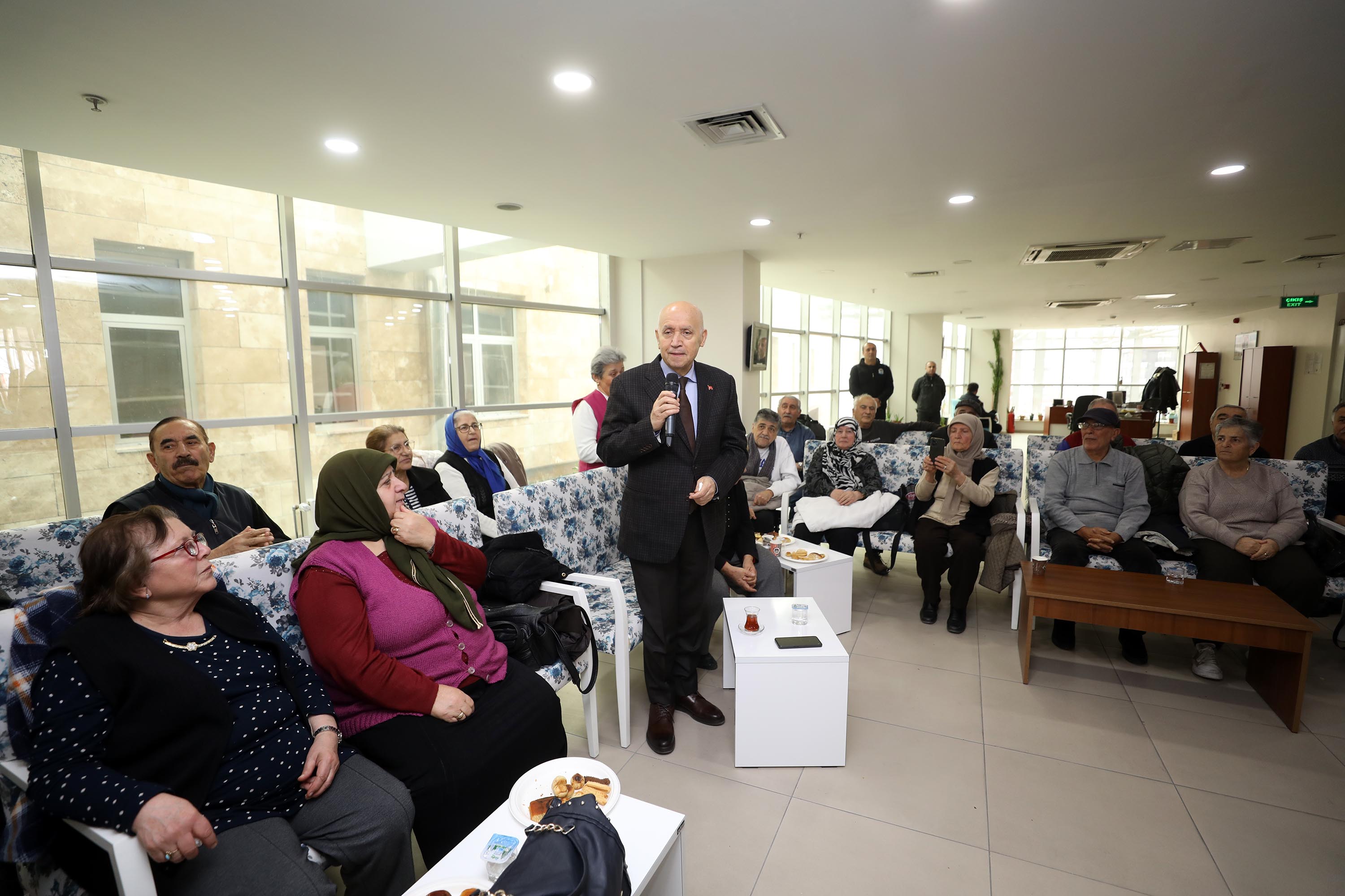 Başkan Yaşar, İkinci Bahar’da Vatandaşlarla Buluştu (2)