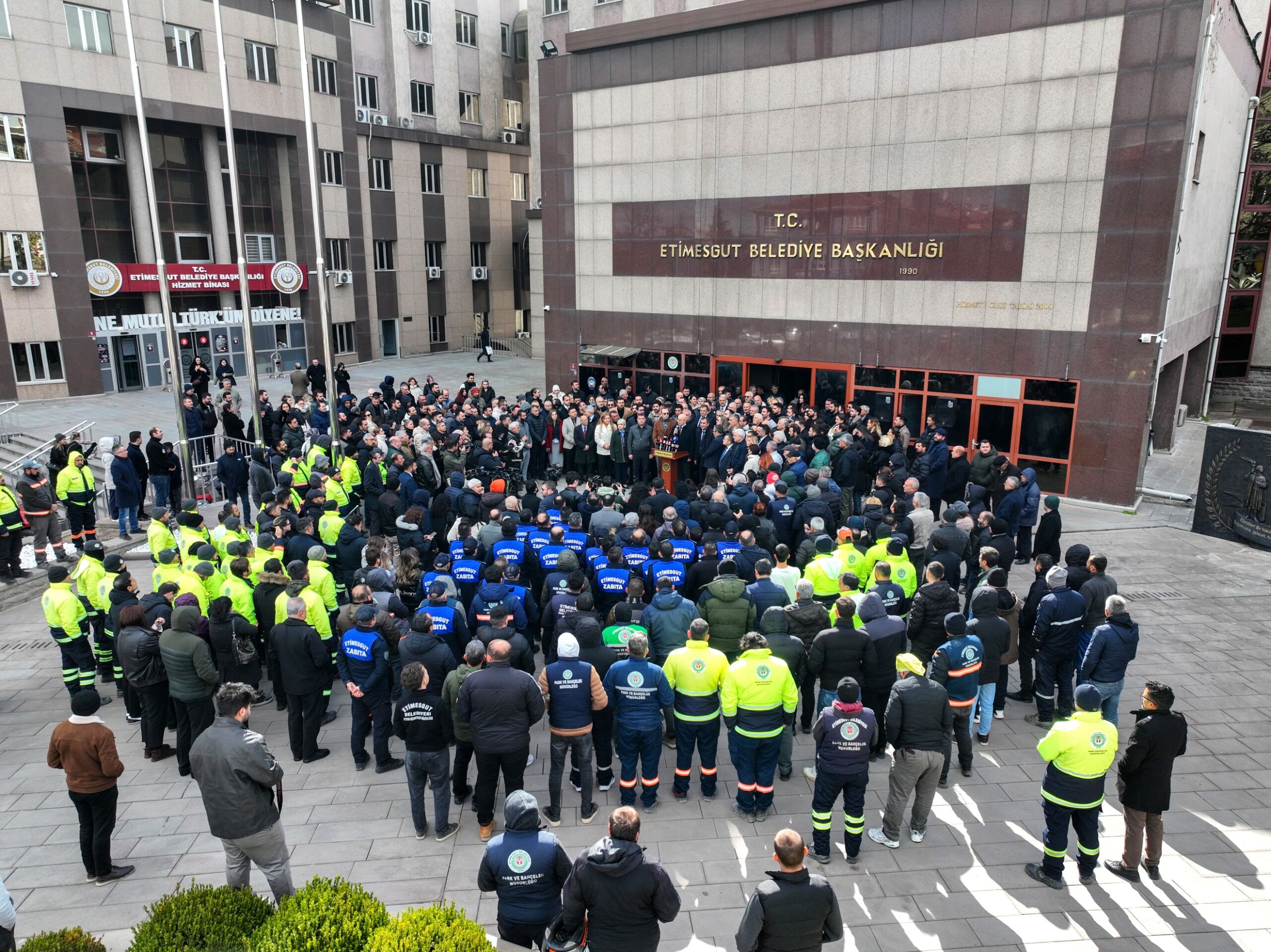 Etimesgut’ta Erdal Beşikcioğlu’ndan Açıklama (1)