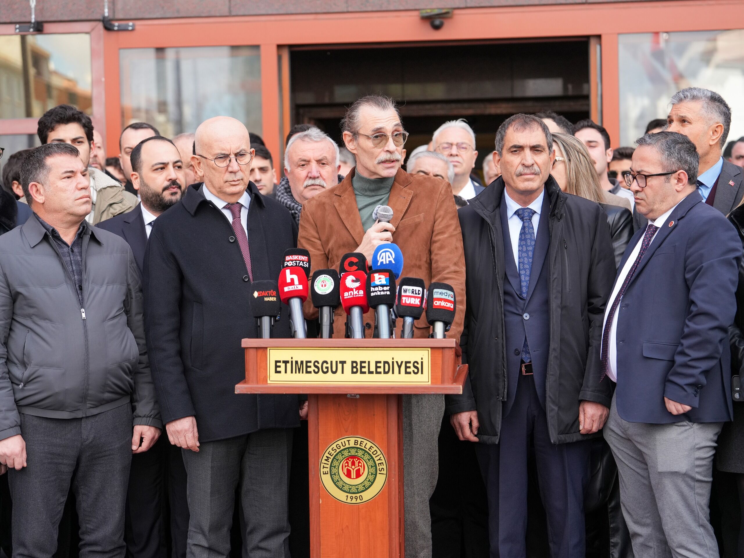 Etimesgut’ta Erdal Beşikcioğlu’ndan Açıklama (2)