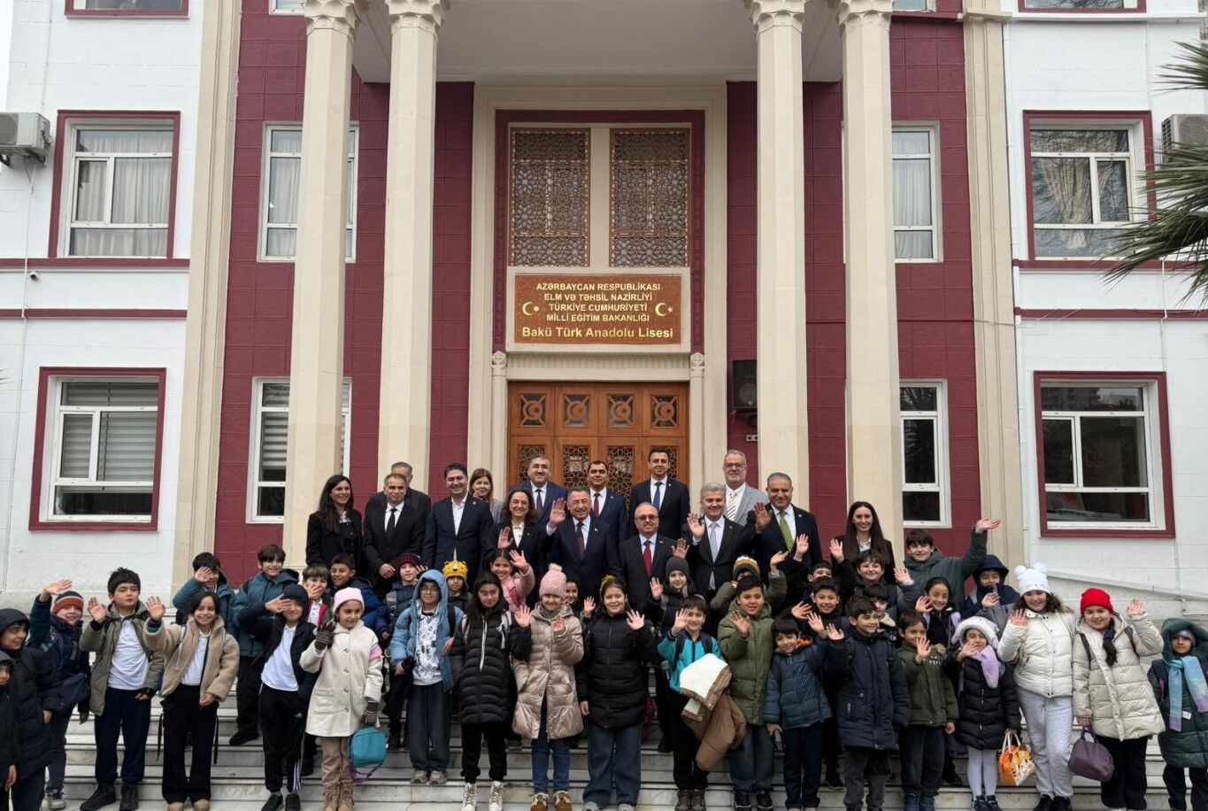 Fuat Oktay, Bakü’de Türk eğitim kurumlarını ziyaret etti - 4