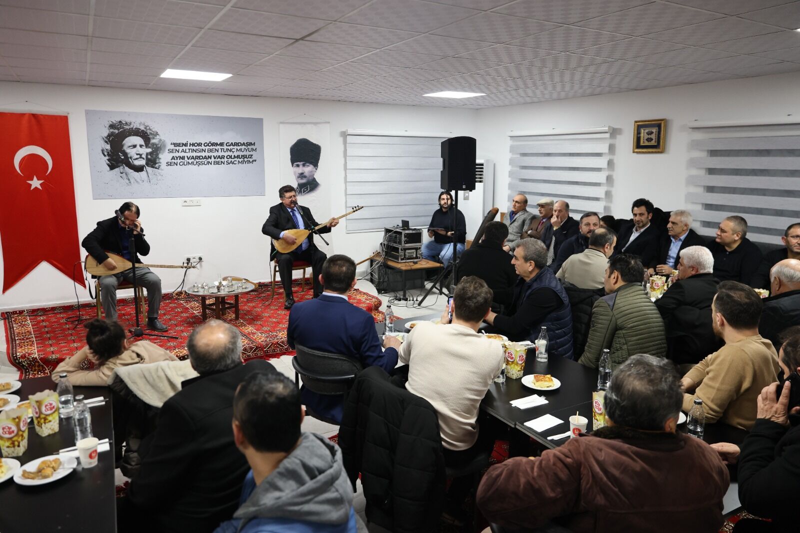 Keçiören Âşıklar Kıraathanesi’nde Âşık Atışması (1)