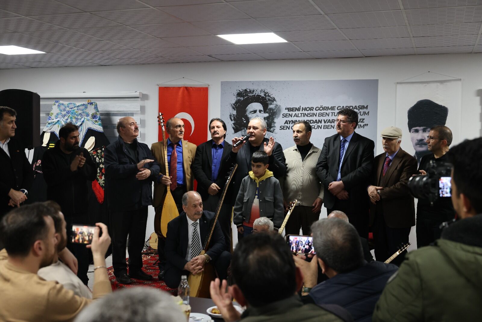 Keçiören Âşıklar Kıraathanesi’nde Âşık Atışması (3)