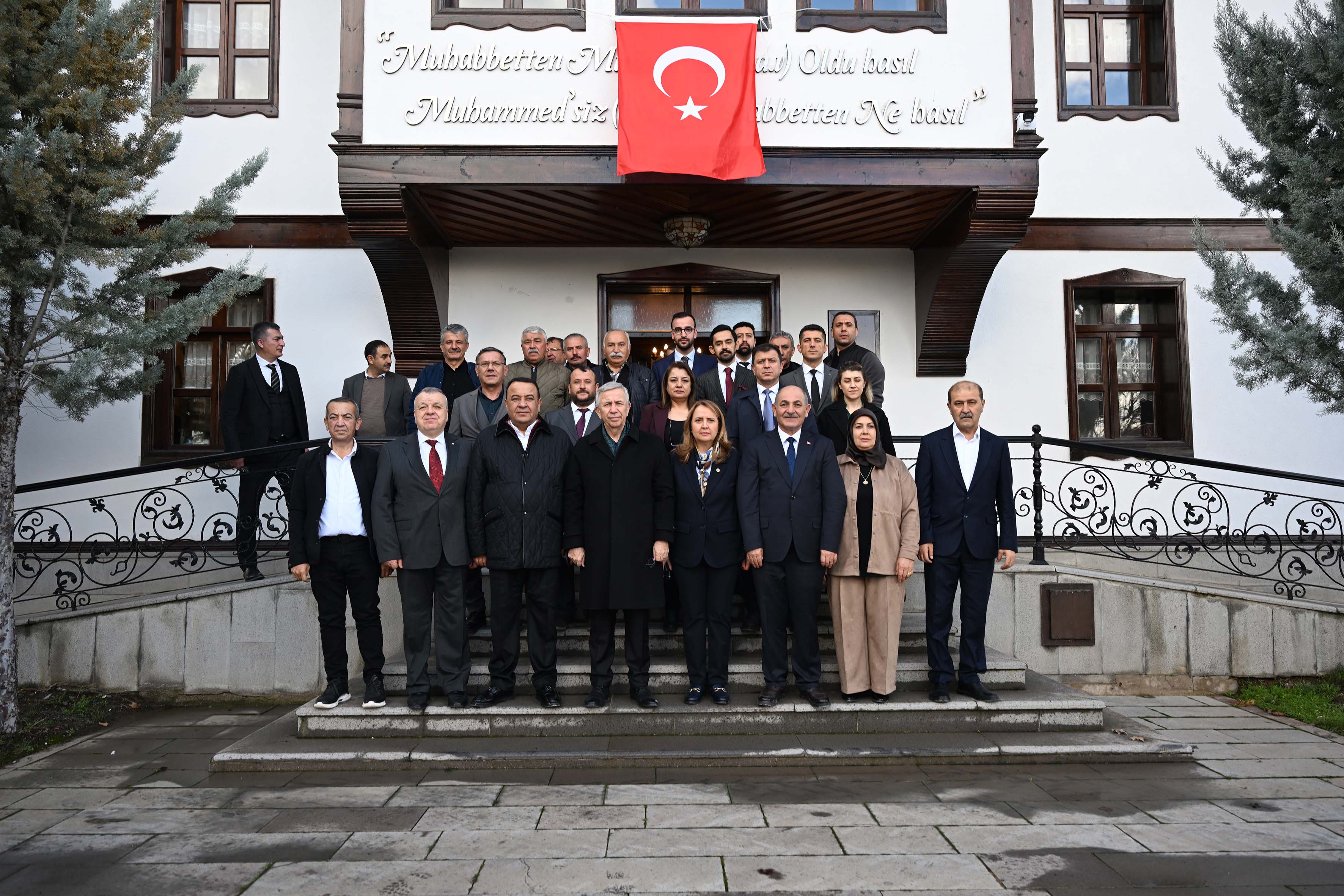 Mansur Yavaş Kalecik’te Hamsi Dağıttı (1)