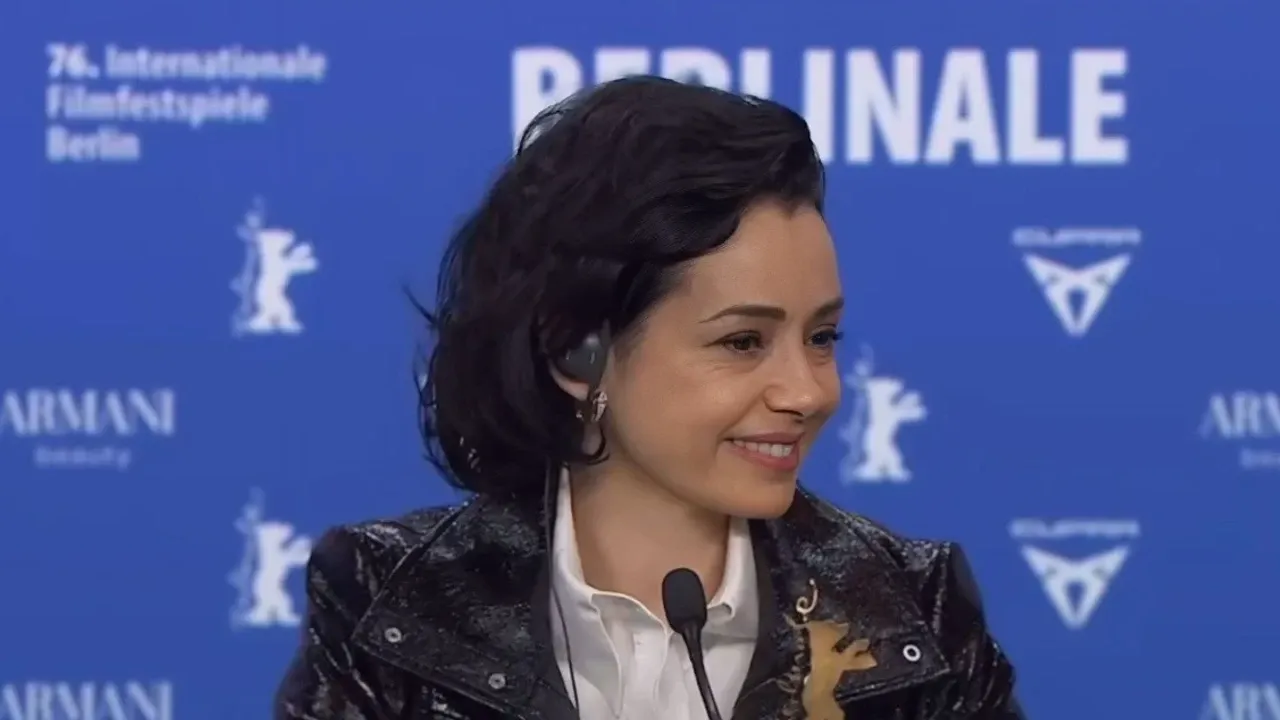 Özgü Namal’ın “Türkiye” Yanıtı Gündem Oldu 2