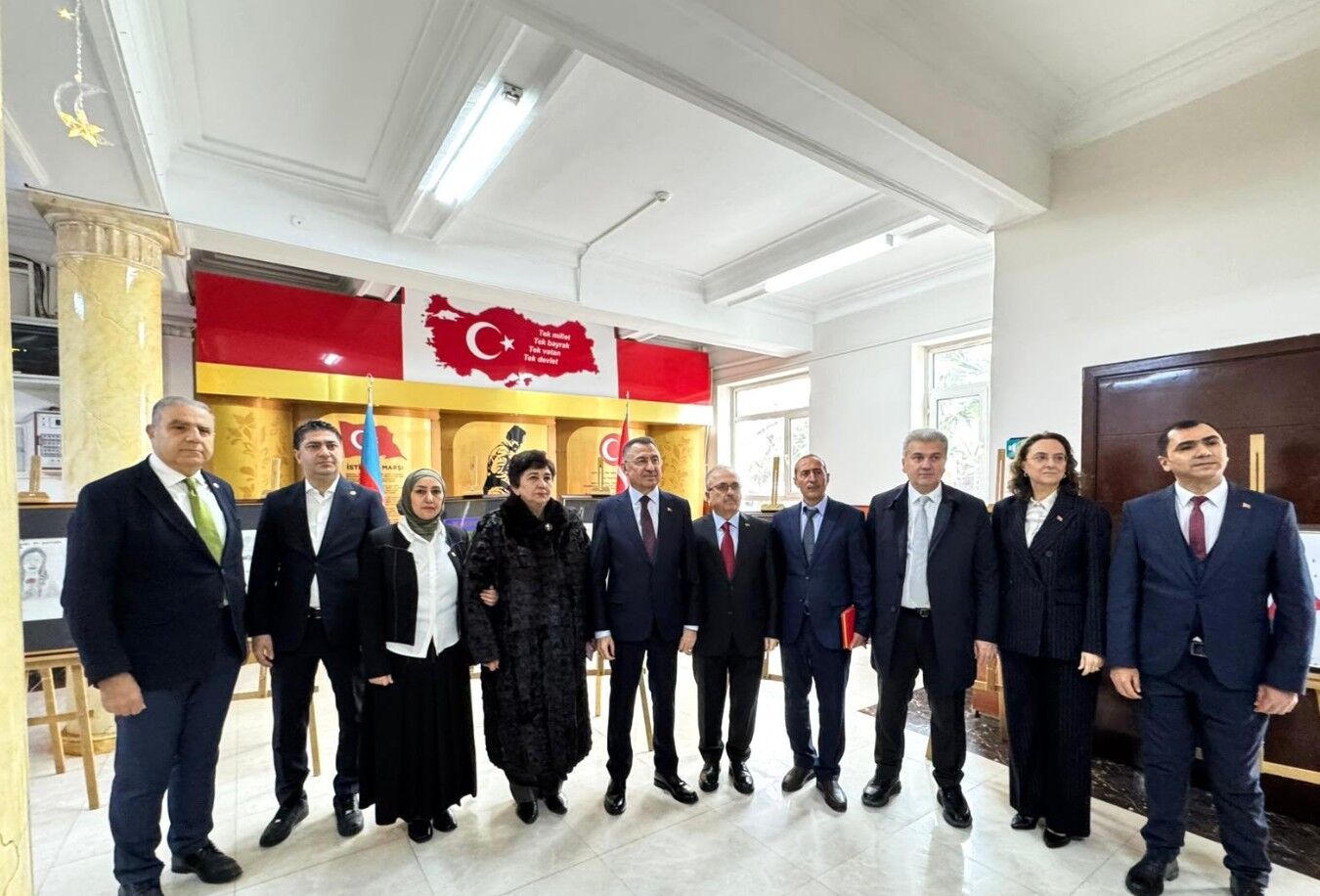 Fuat Oktay, Bakü’de Türk eğitim kurumlarını ziyaret etti - 3