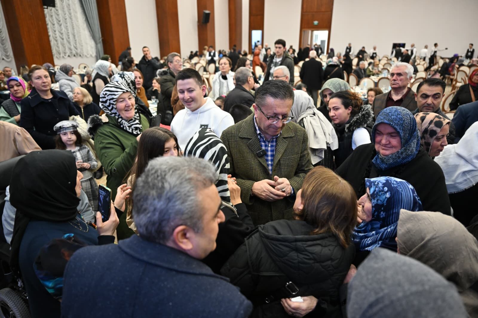 Ramazan Öncesi̇ Son Kahvalti Buluşmasi Yi̇ne Yüzleri̇ Güldürdü (8)