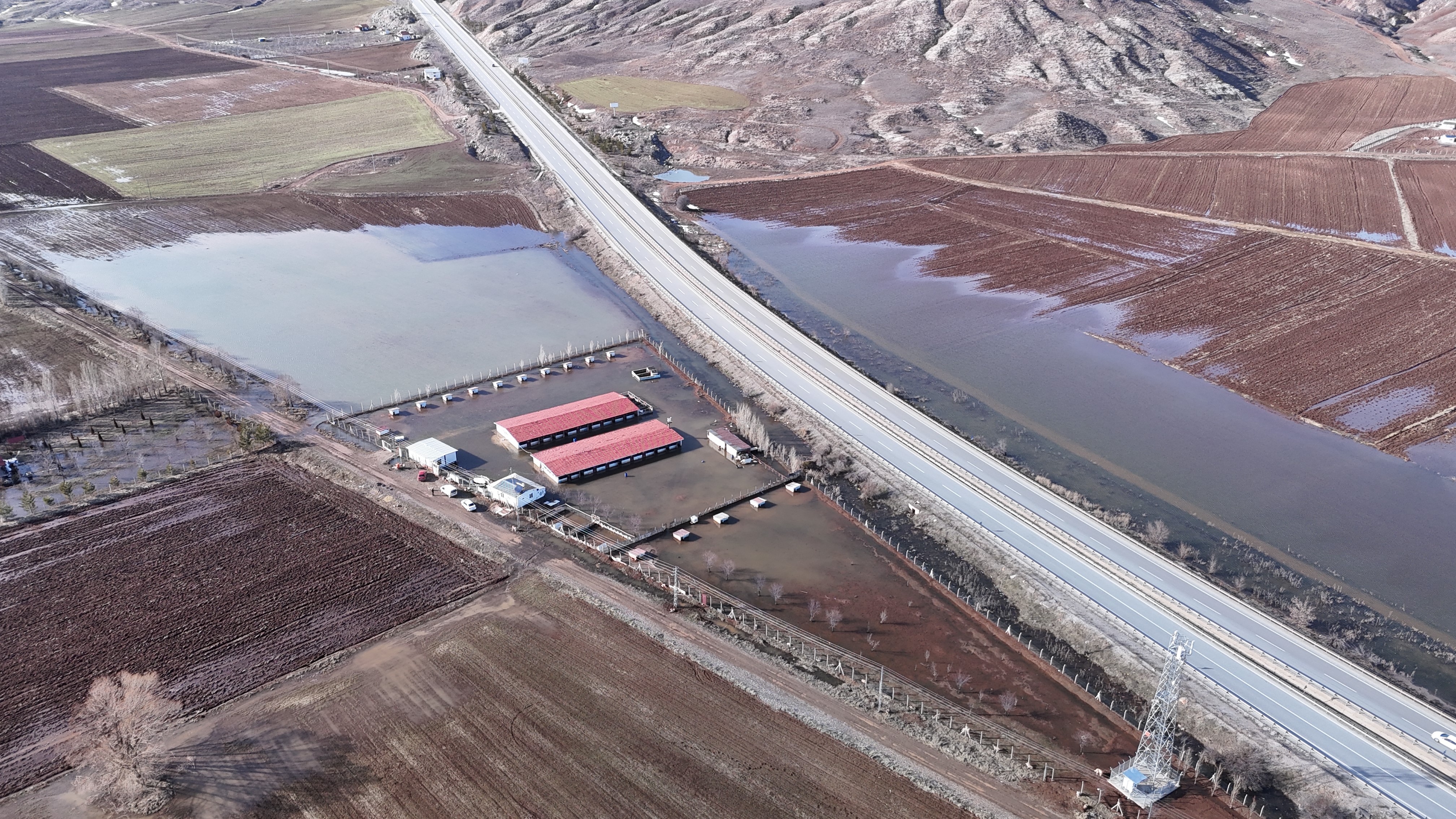 Sivas’ta Anadolu Aslanları Sular Altında Kaldı (2)