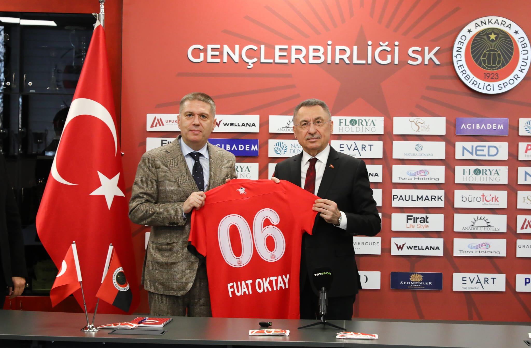 Fuat Oktay’dan Gençlerbirliği’ne destek ziyareti -