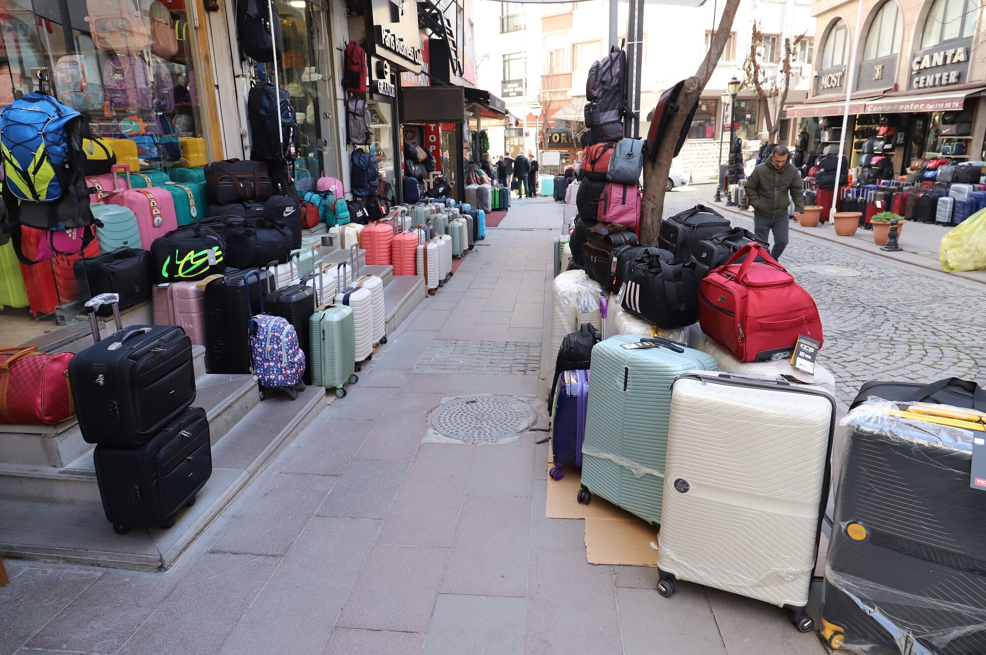 Ankara Ulus’ta Çantacılar Sokağı’nda Satışlar Düştü (4)